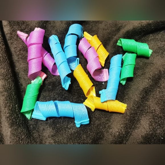 Hair Curlers - Picture 1 of 1